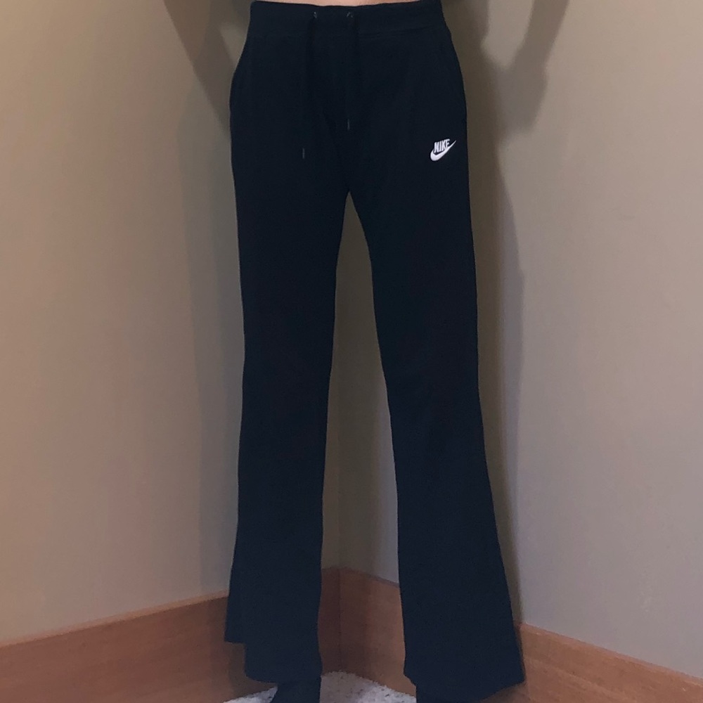 black nike sweatpants